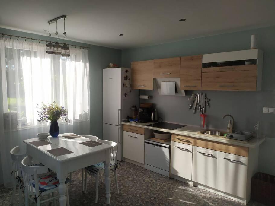 הוילה Zakrzewo Zalesie Dom W Malowniczej Wsi Z Imprezowa Stodola Hot Tub Jacuzzi מראה חיצוני תמונה